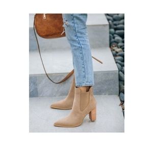 Vici UPTOWN FAUX SUEDE HEELED BOOTIE - KHAKI